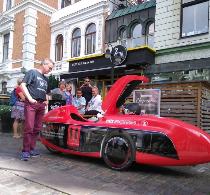 Velo-citys verkliga velomobil under en tidigare MTR Express-kampanj